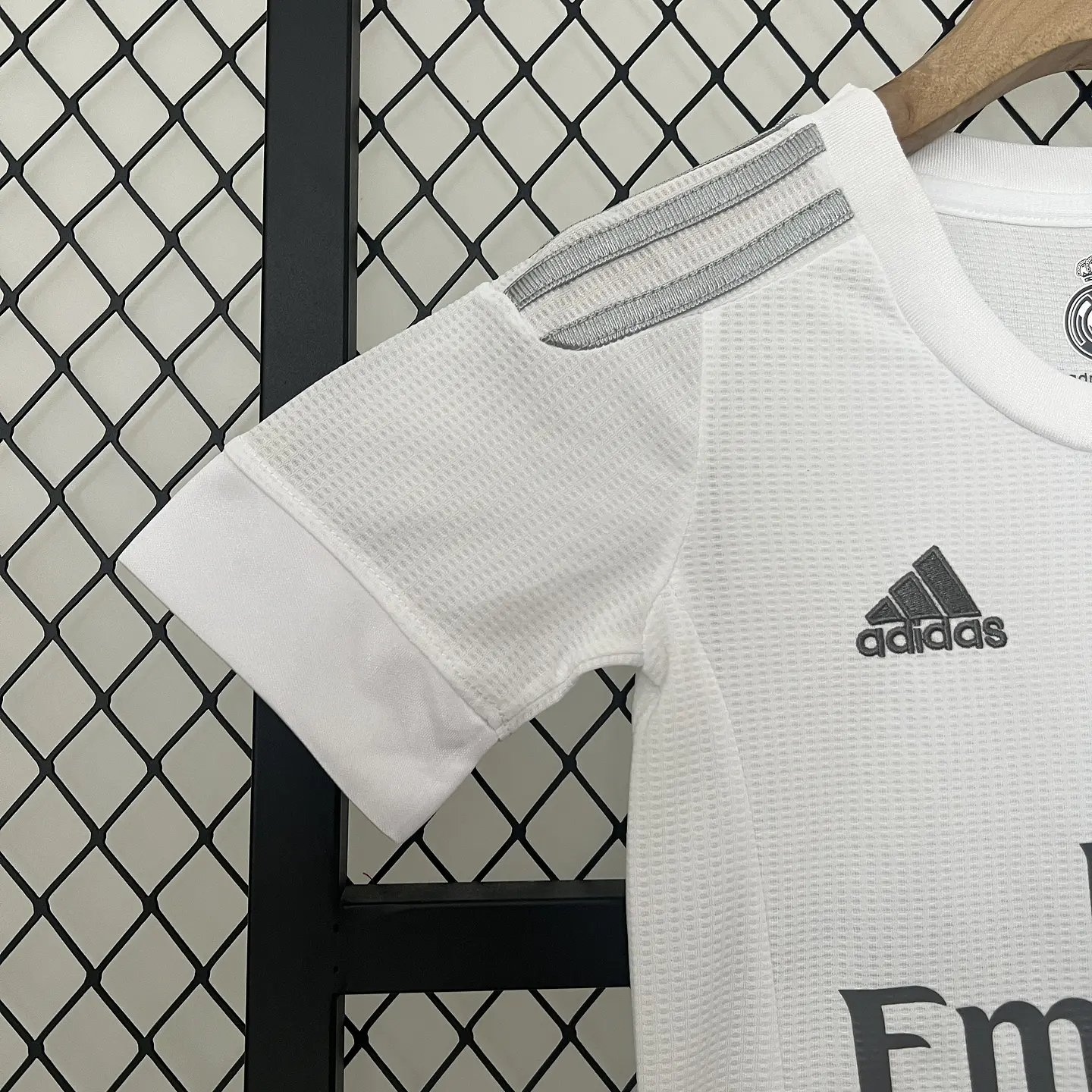 Real Madrid Home 15/16 Kit Criança 4