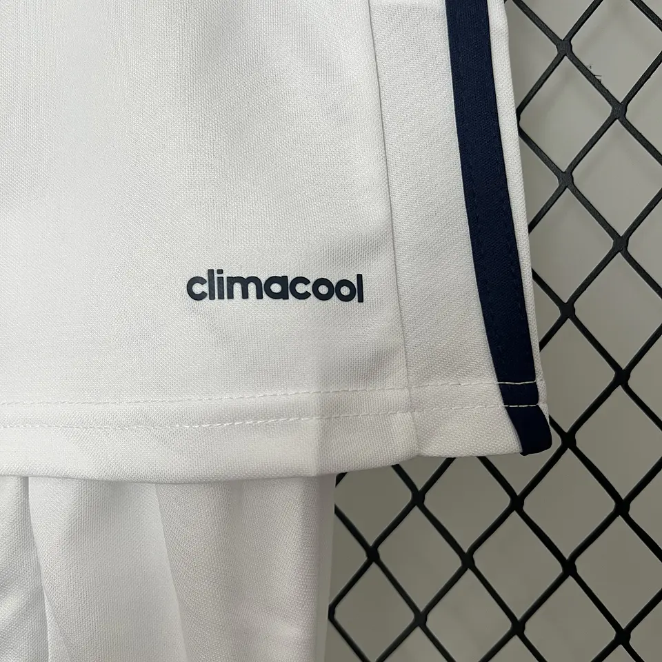 Real Madrid Home 16/17 Kit Criança 8