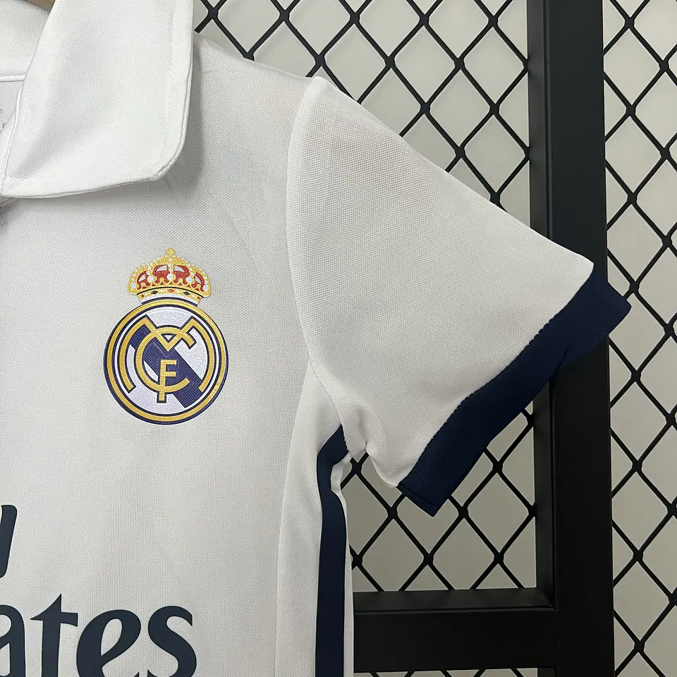 Real Madrid Home 16/17 Kit Criança 4