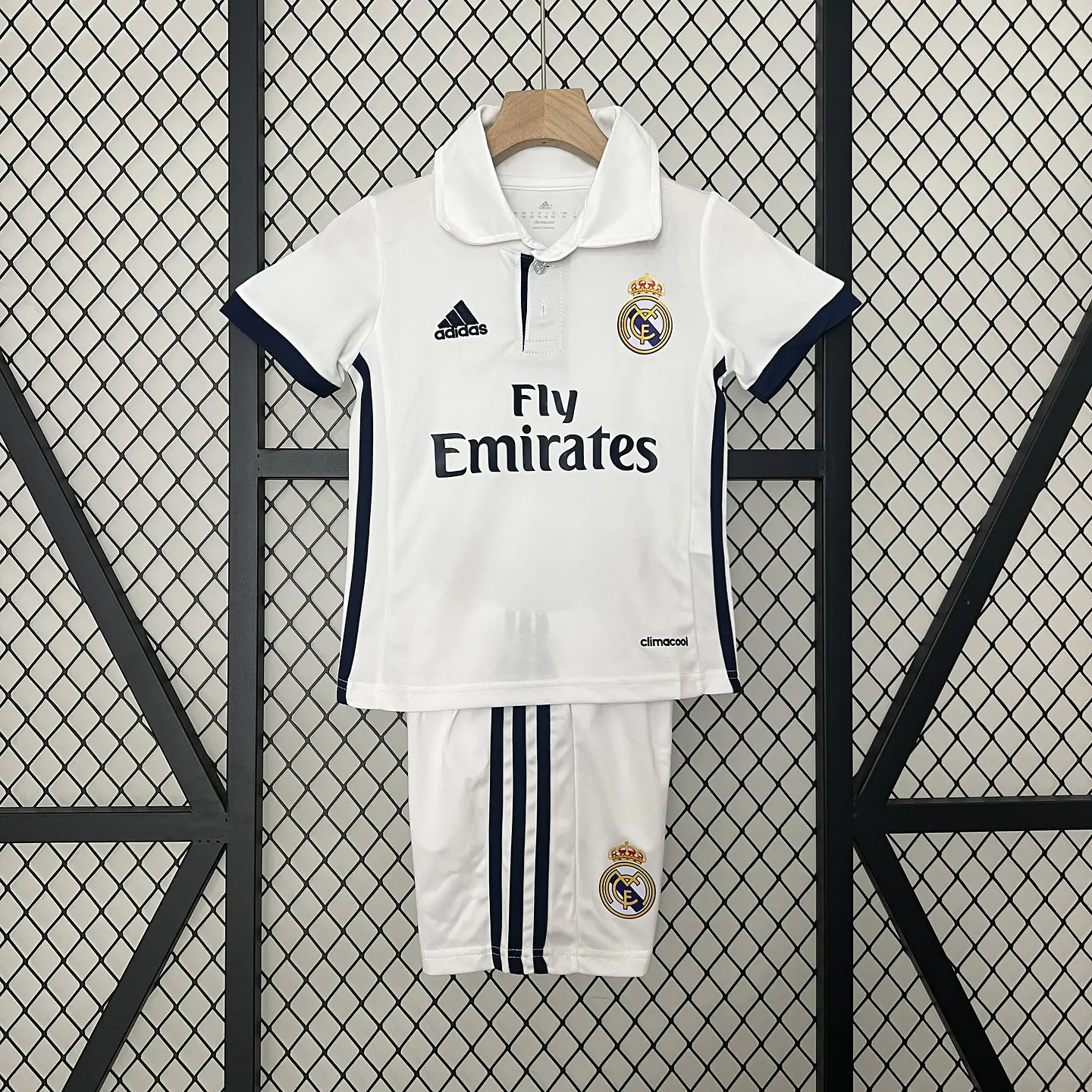Real Madrid Home 16/17 Kit Criança 1