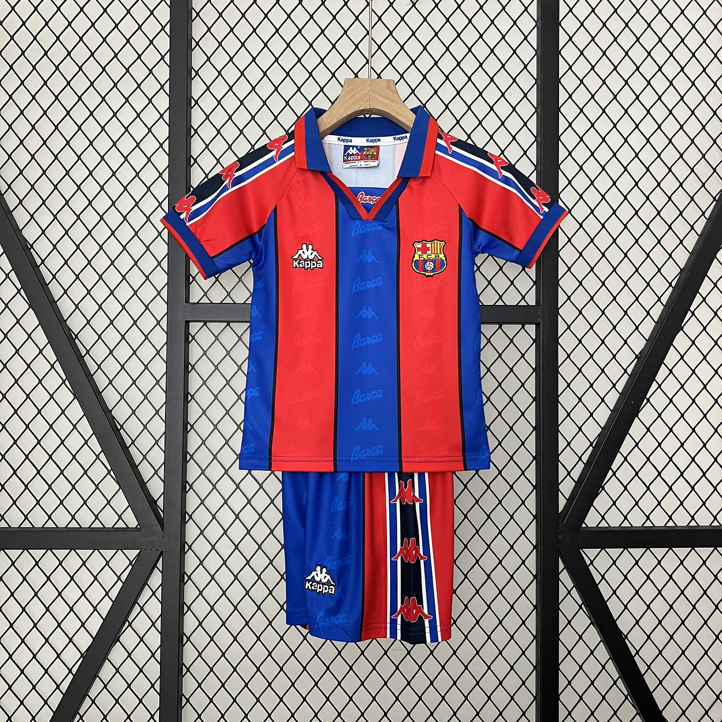 Barcelona Home 95/97 Kit-Criança 1