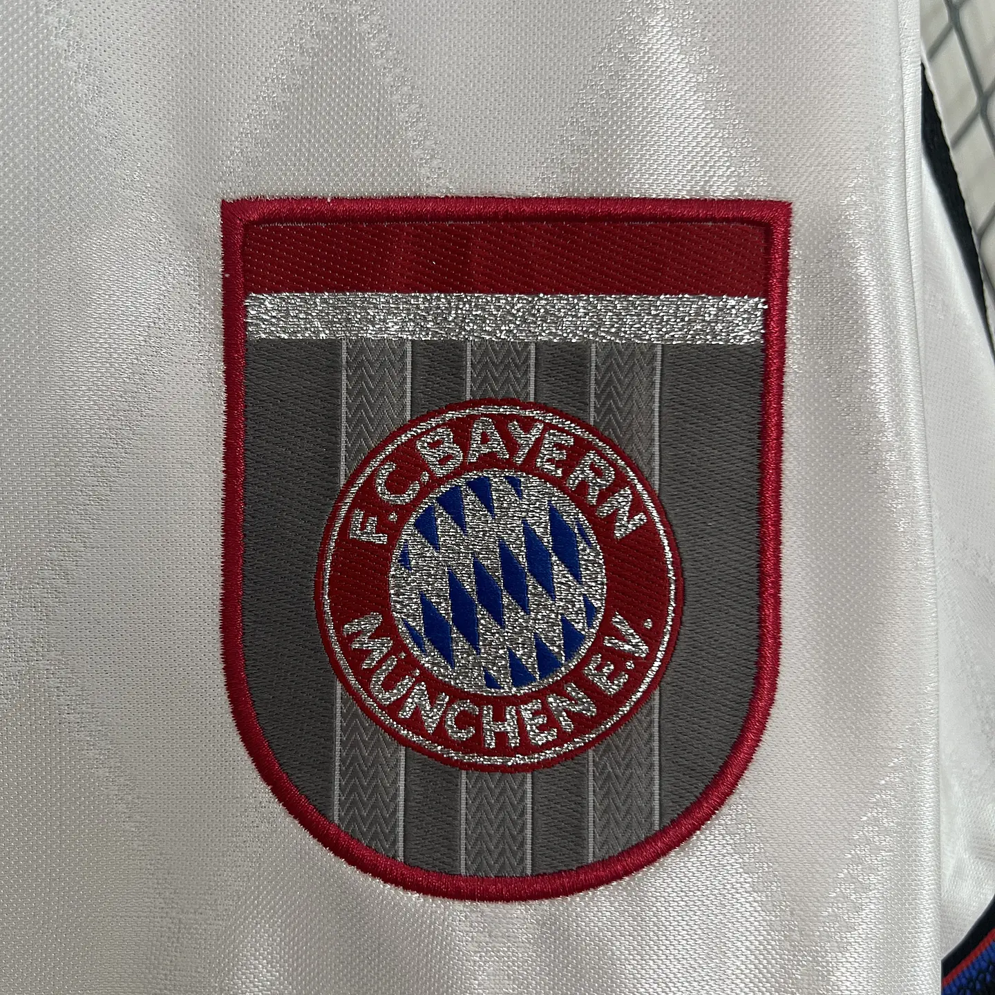 Bayern Away 96/98 8
