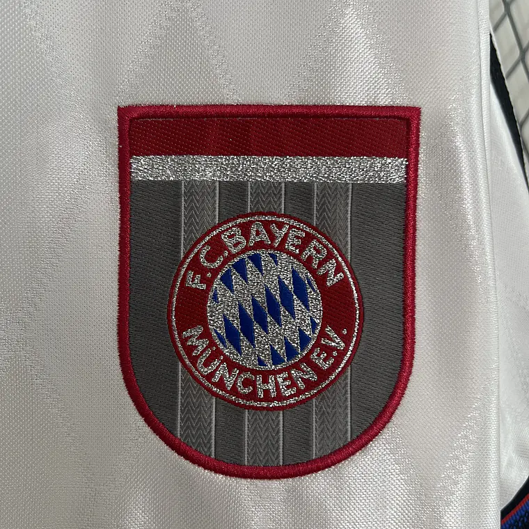 Bayern Away 96/98 8