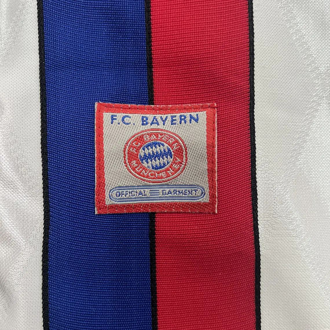 Bayern Away 96/98 9