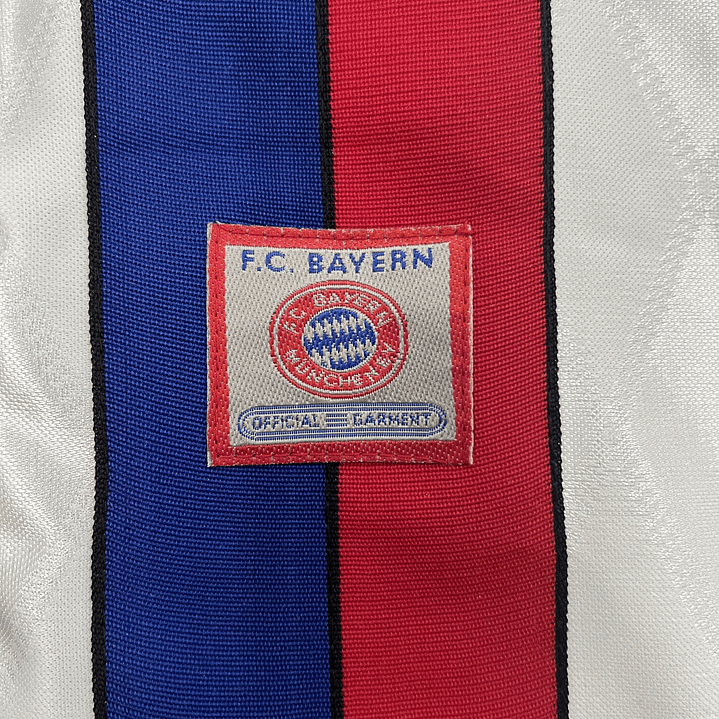 Bayern Away 96/98 8