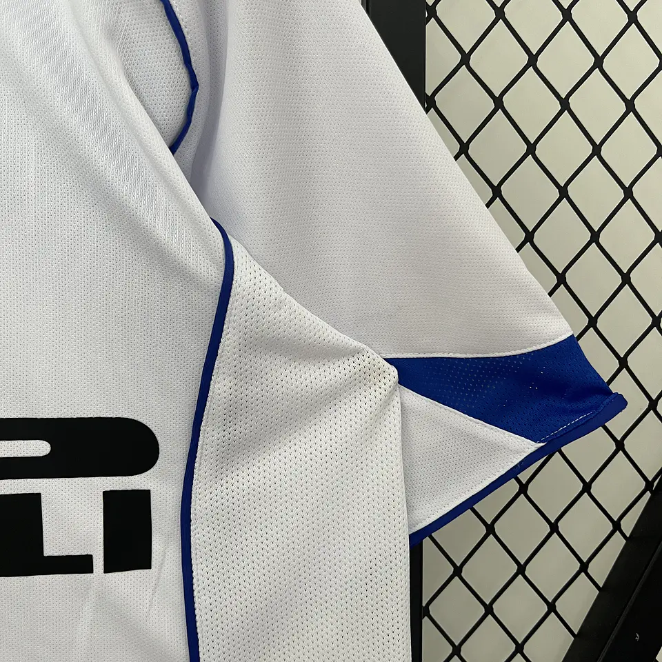 Inter Milão Away 04/05 6