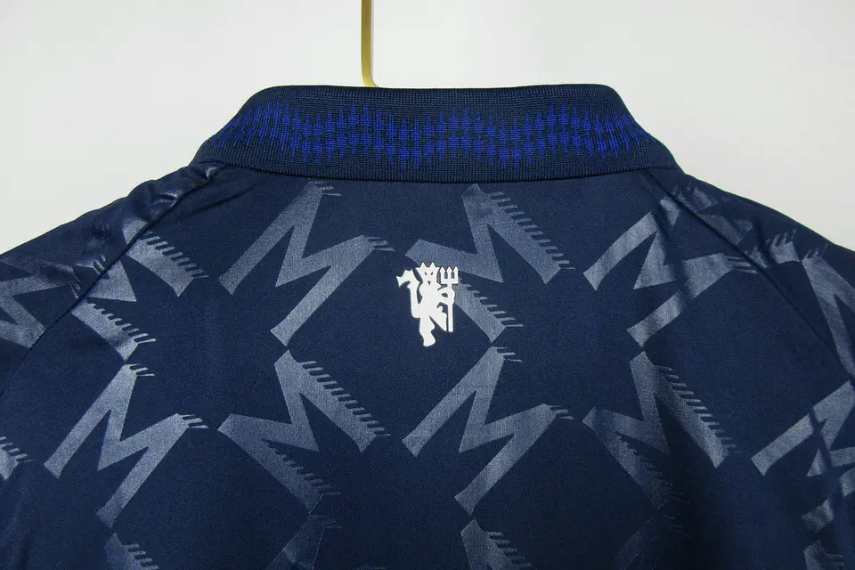 Manchester United Away 24/25 7