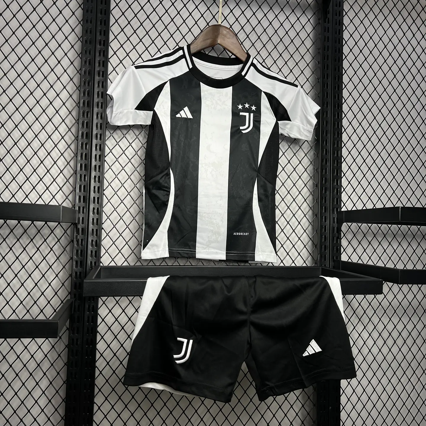 Juventus Home 24/25 Kit Criança 3