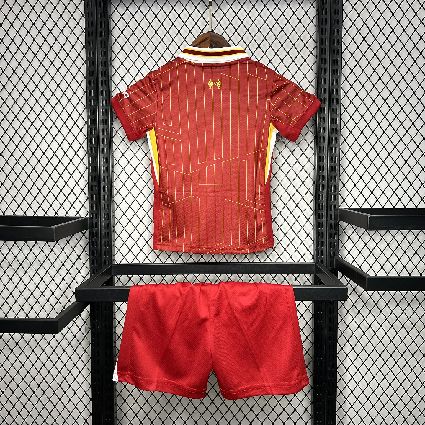 Liverpool Home 24/25 Kit Criança 2
