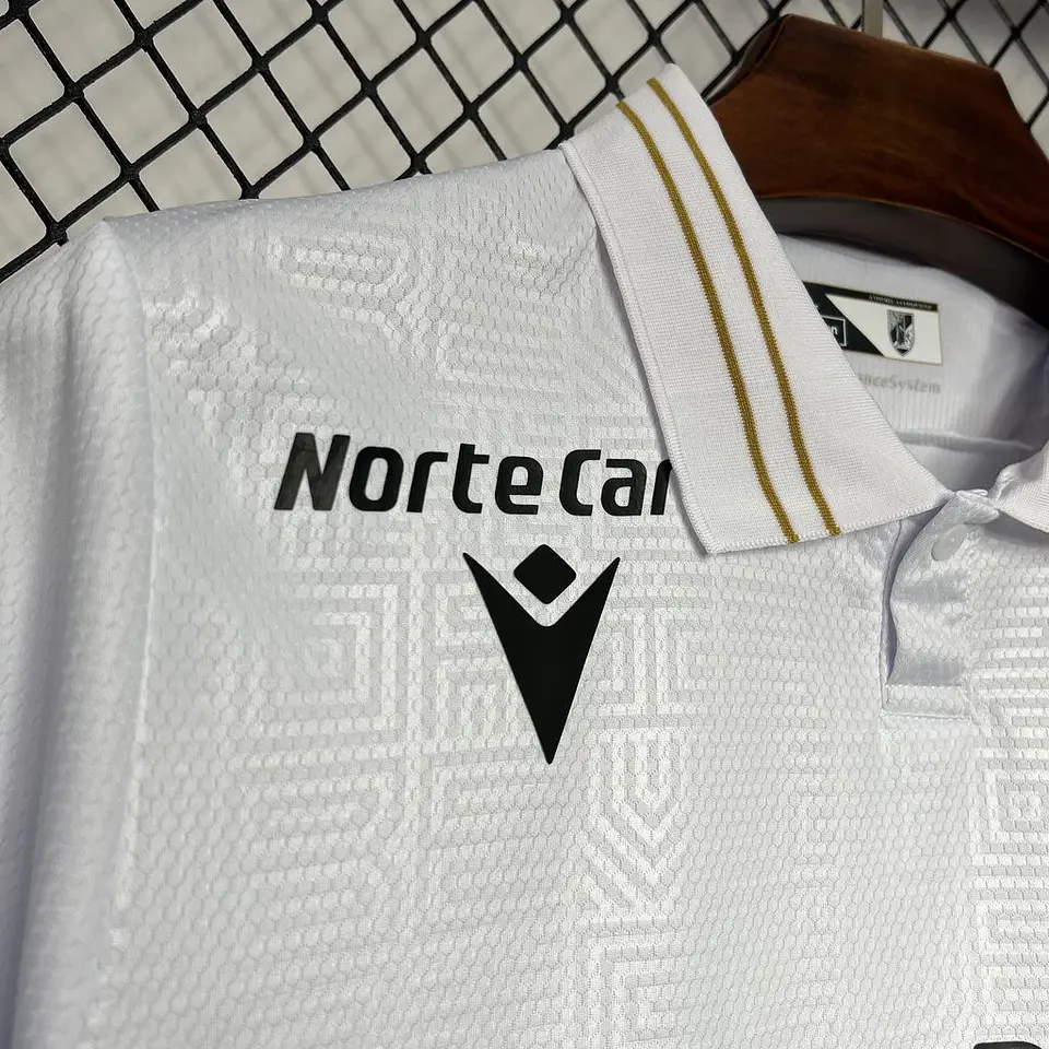 Vitória SC Home 24/25 6