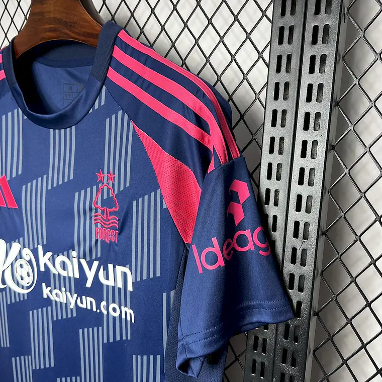 Nottingham Forest Away 24/25 5