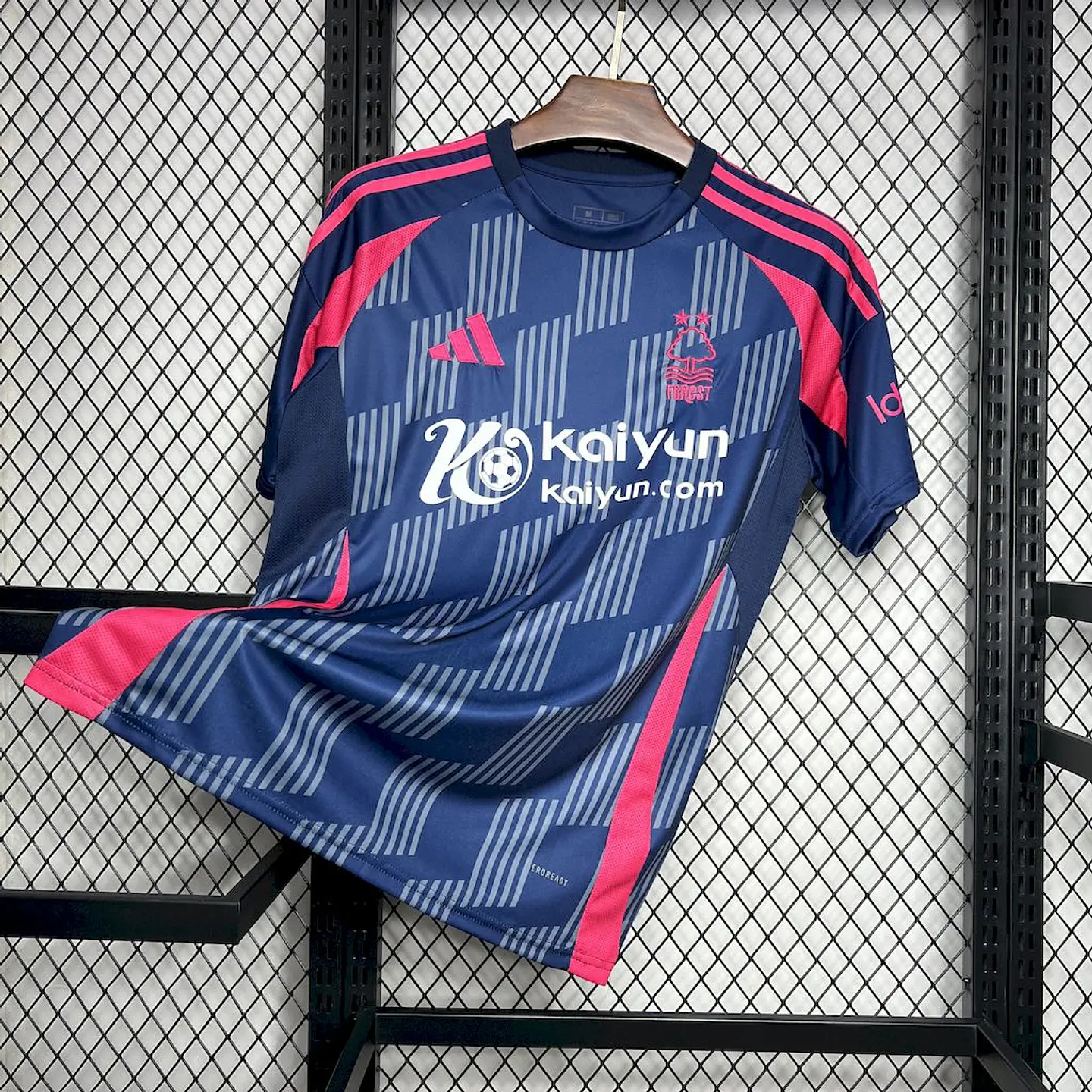 Nottingham Forest Away 24/25 3