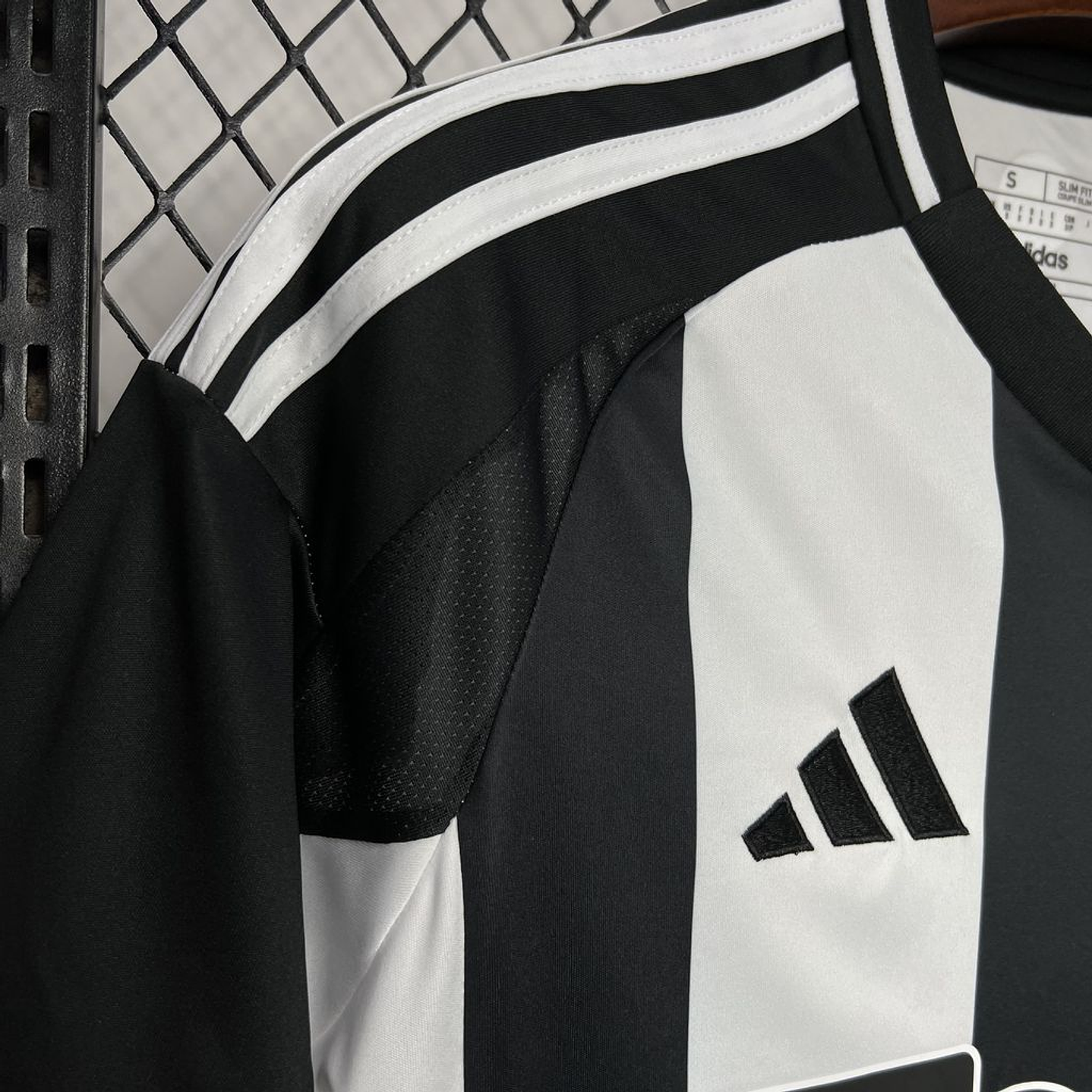 Newcastle United Home 24/25  6