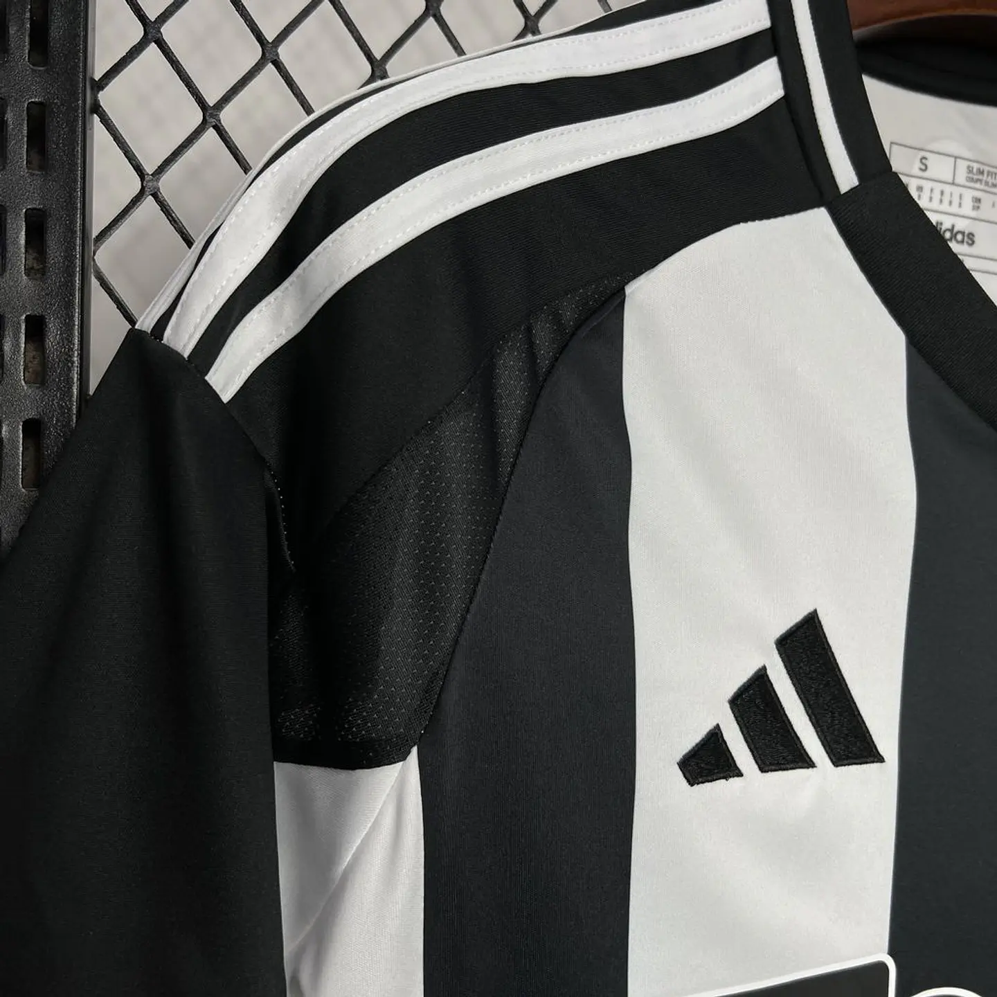 Newcastle United Home 24/25  7