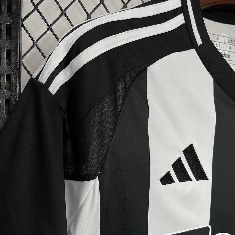 Newcastle United Home 24/25  7