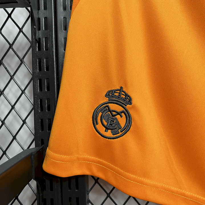 Real Madrid Away Calções 24/25  4