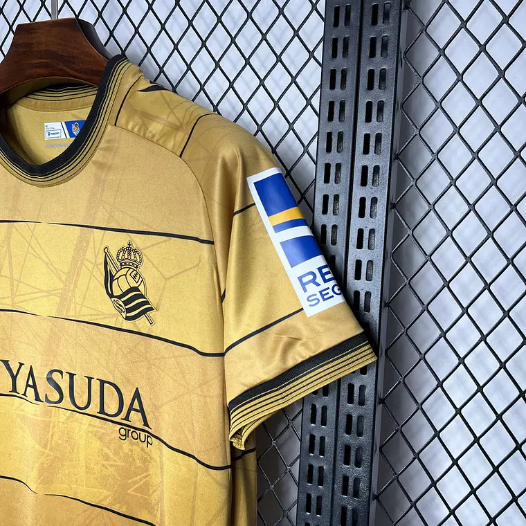Real Sociedad Away 24/25 5