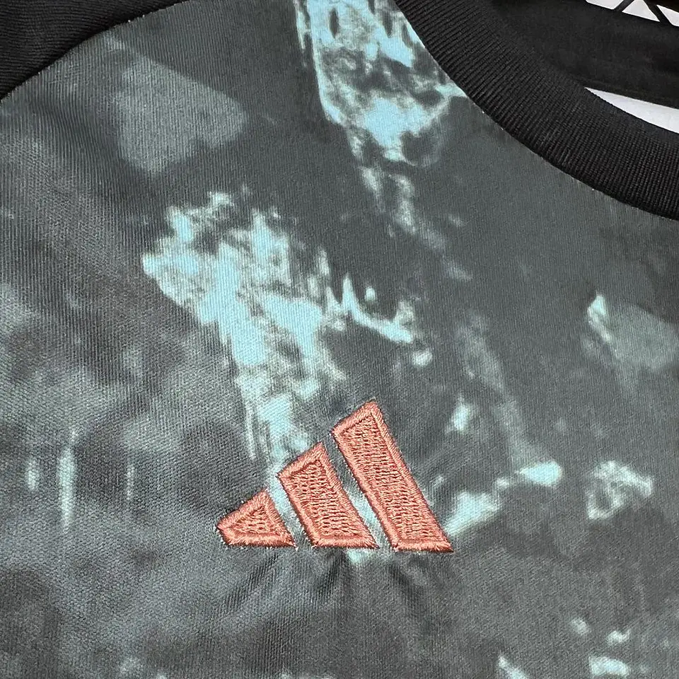 Bayern Away 24/25 Kit Criança 5