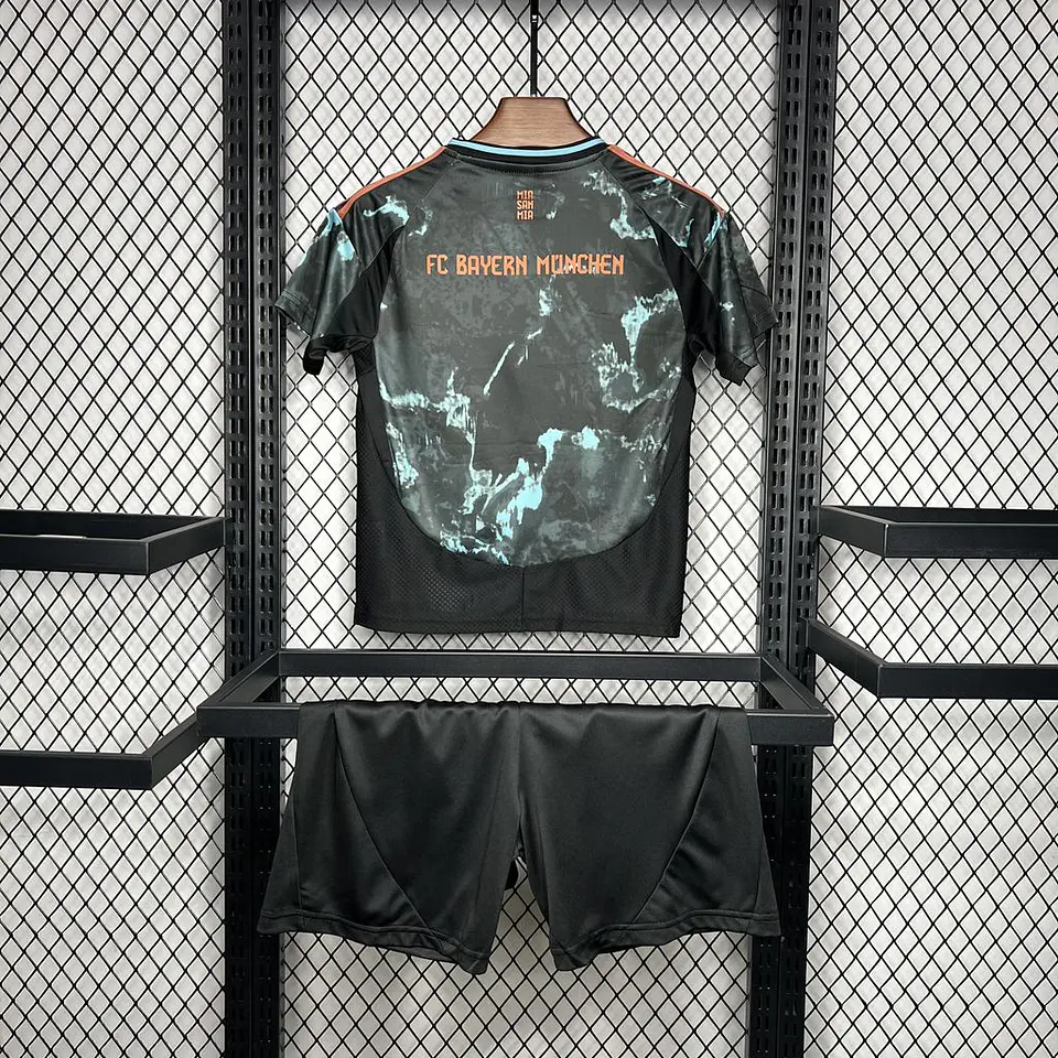 Bayern Away 24/25 Kit Criança 2