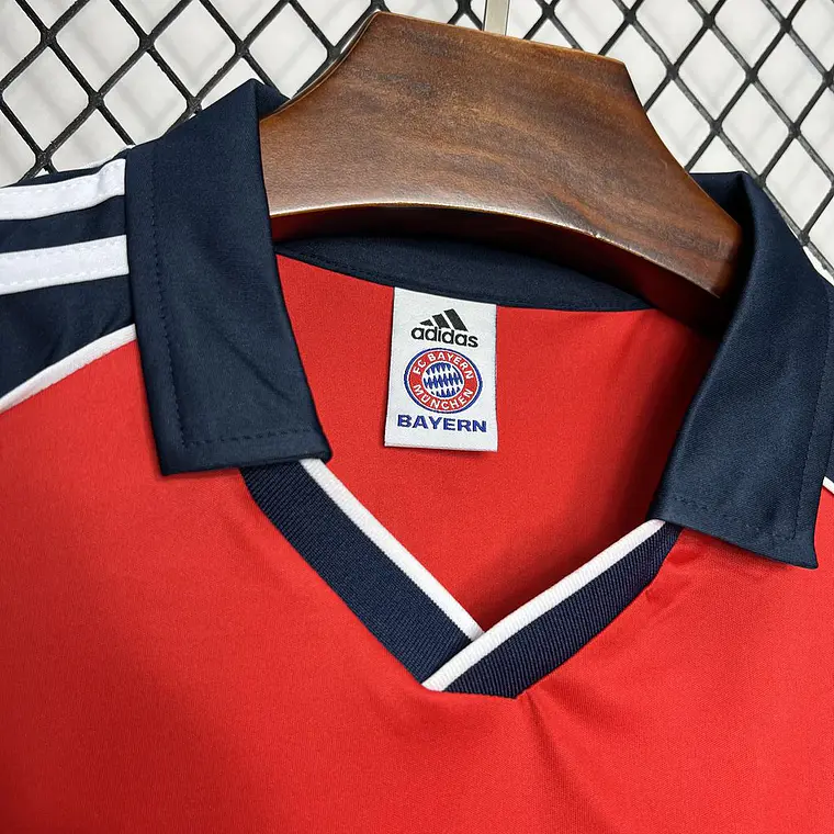 Bayern Home 00/01 5