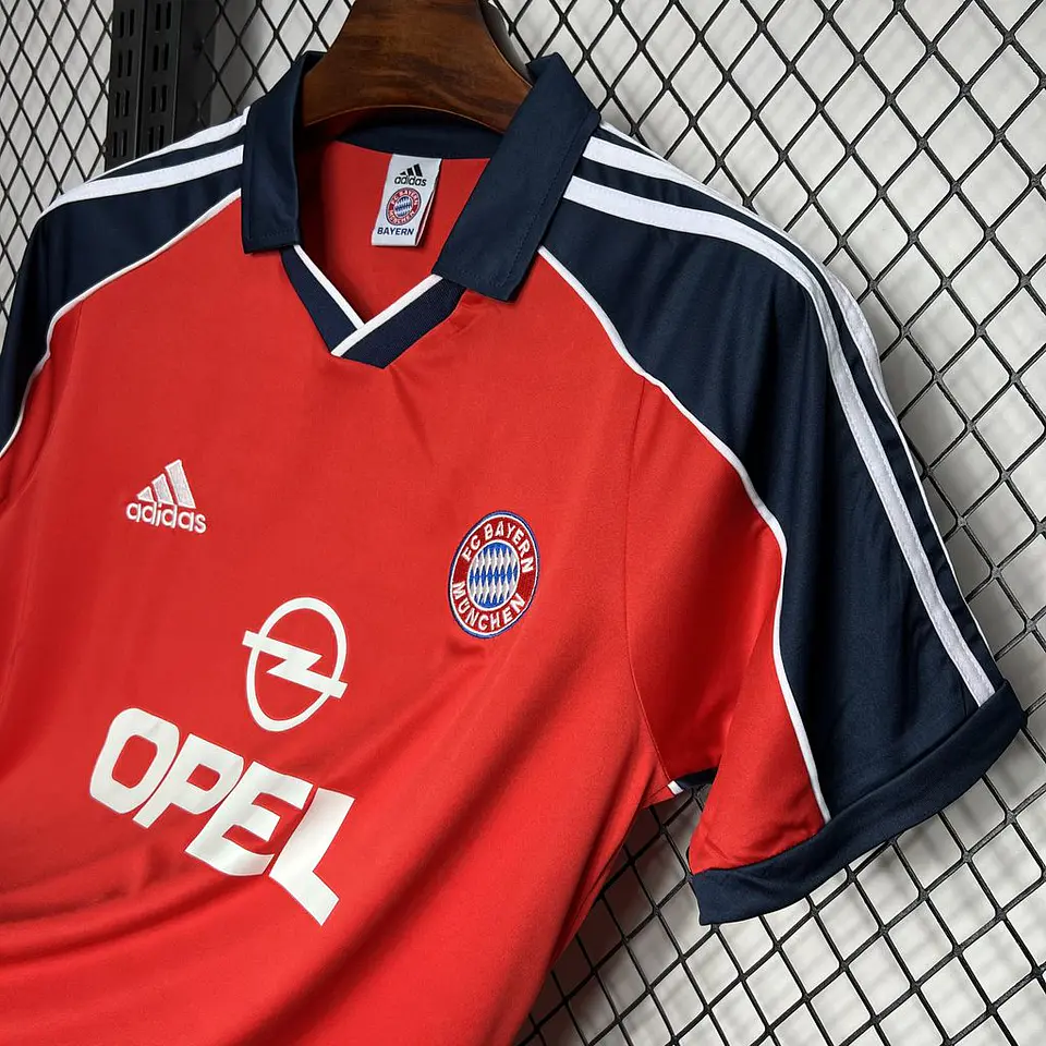 Bayern Home 00/01 4