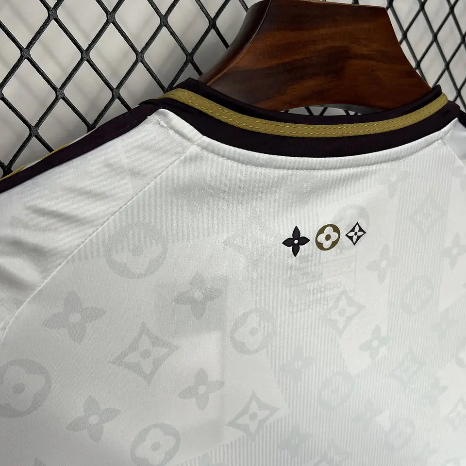 Real Madrid Especial Louis Vuitton 24/25 7