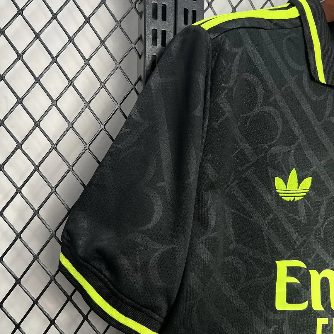 Real Madrid Especial Neon 24/25 4