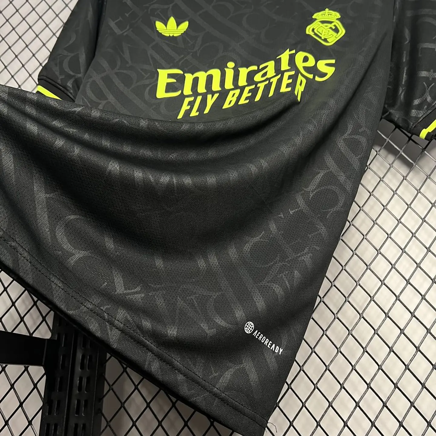 Real Madrid Especial Neon 24/25 7