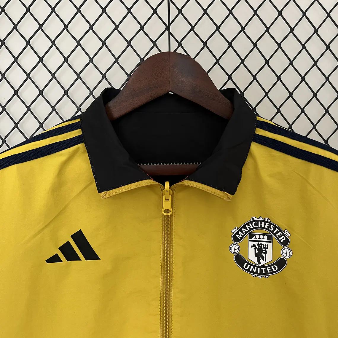 Manchester United Corta-Vento Reversível 24/25 10