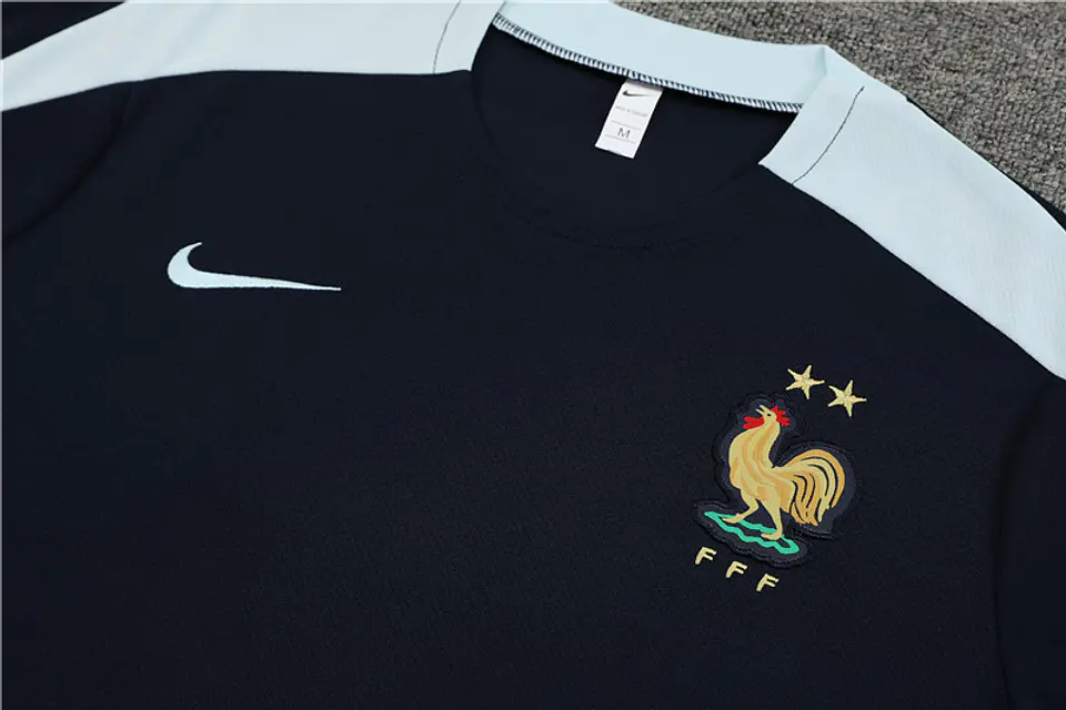 França Conjunto Treino 24/25 3