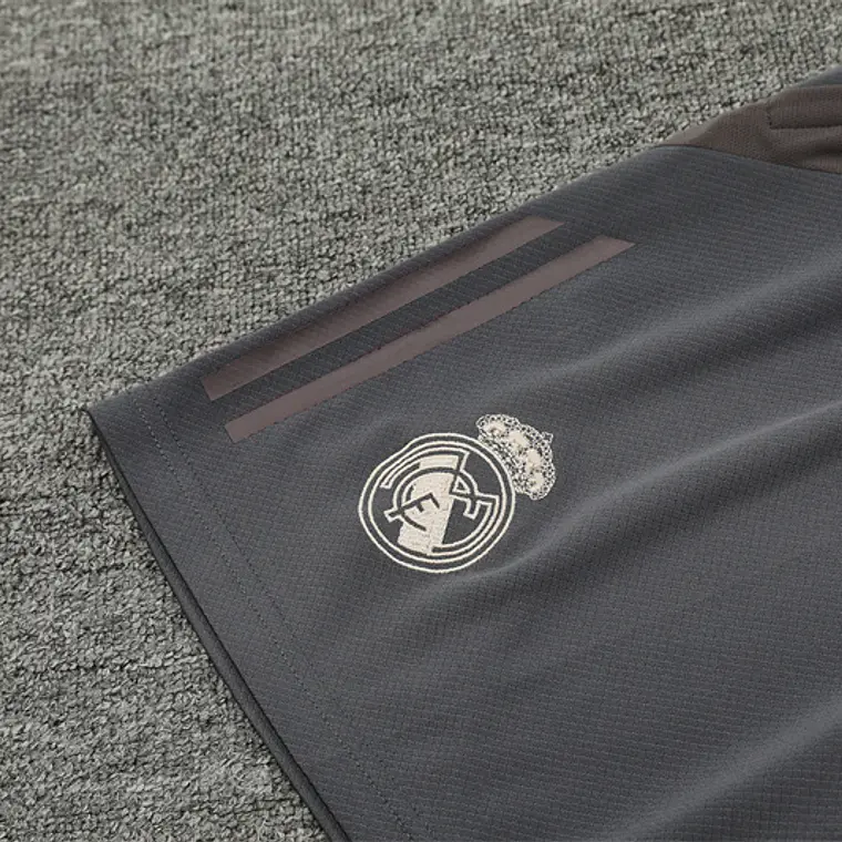 Real Madrid Conjunto Treino 24/25 8