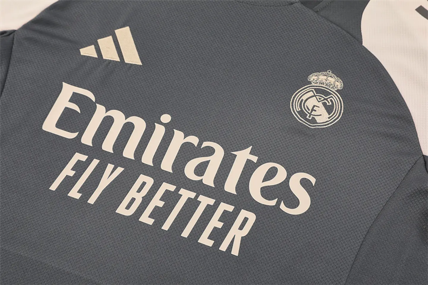 Real Madrid Conjunto Treino 24/25 3