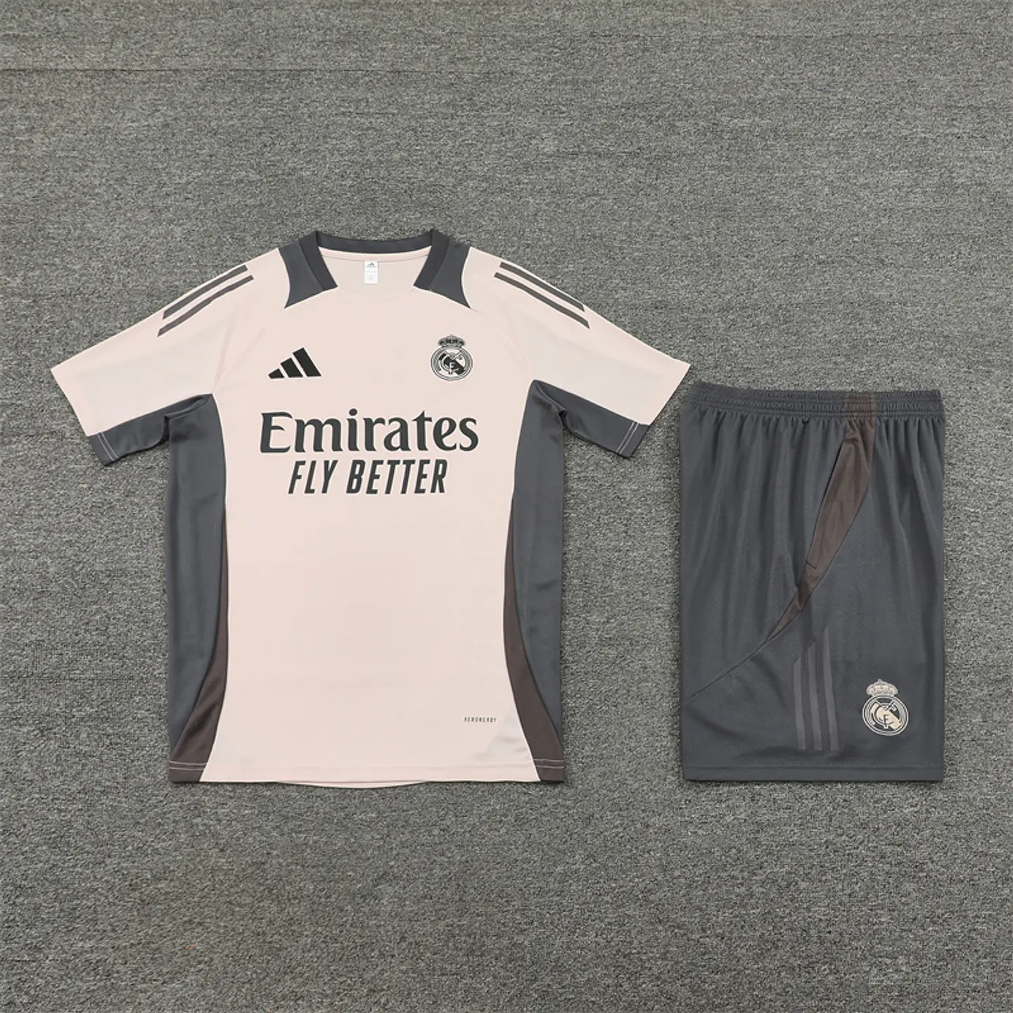 Real Madrid Conjunto Treino 24/25 1
