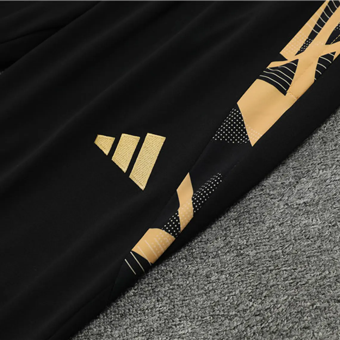 Real Madrid Fato Treino 1/2 Zip 24/25 9