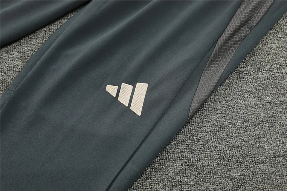 Real Madrid Fato Treino 1/2 Zip 24/25 9