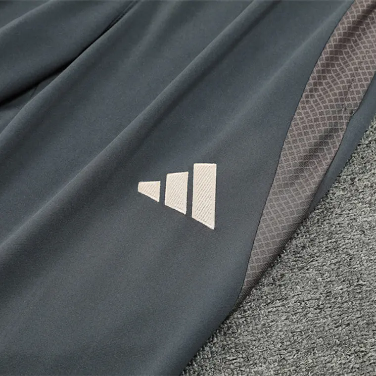 Real Madrid Fato Treino 1/2 Zip 24/25 9