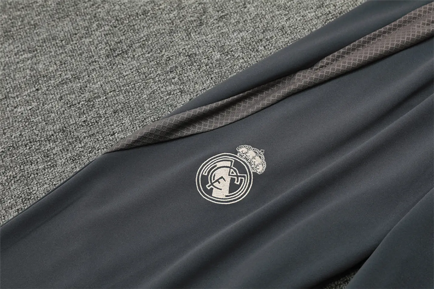 Real Madrid Fato Treino 1/2 Zip 24/25 10