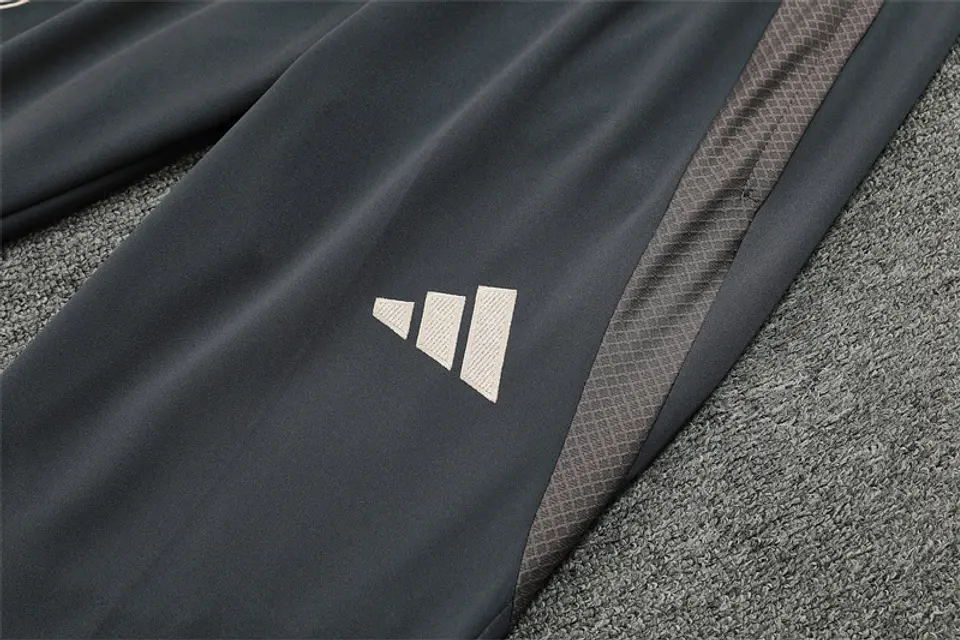 Real Madrid Fato Treino 1/2 Zip 24/25 11