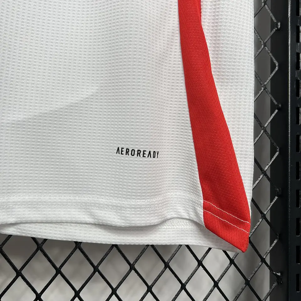 Fulham Home 24/25 9