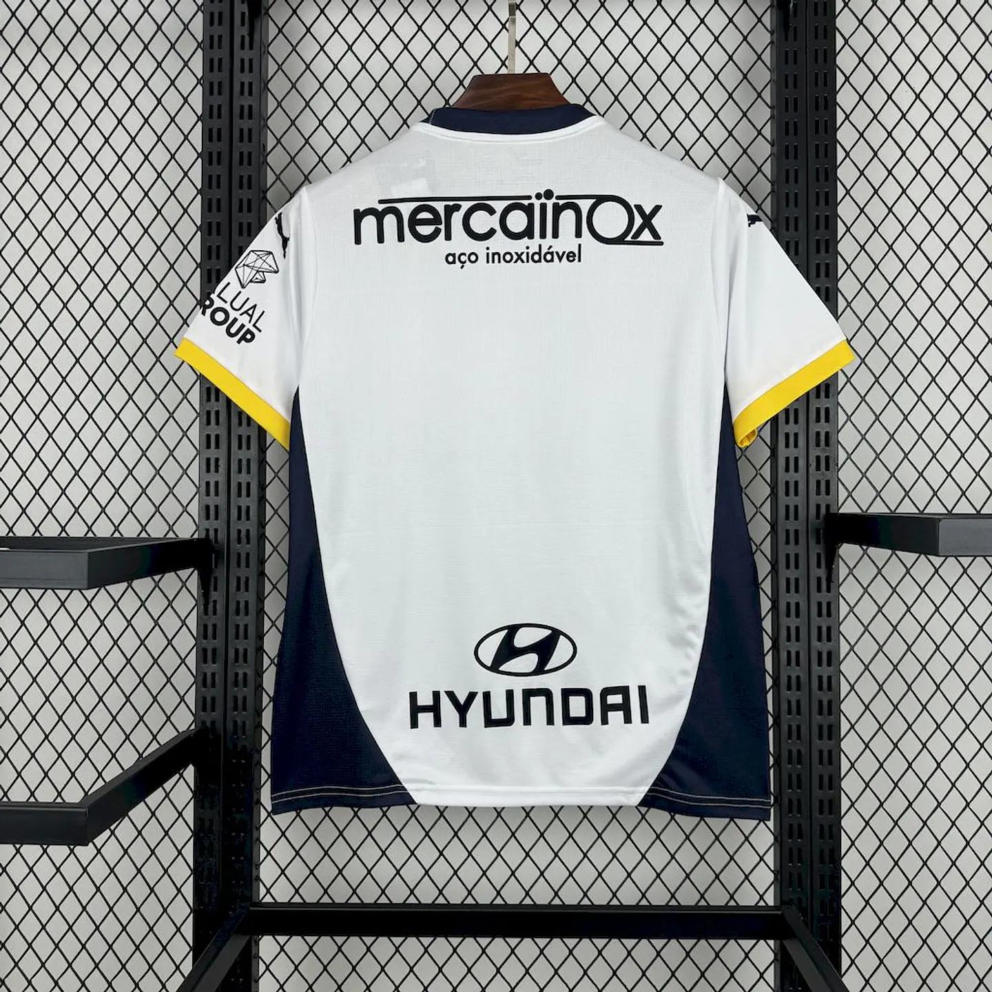 Famalicão Home 24/25 3