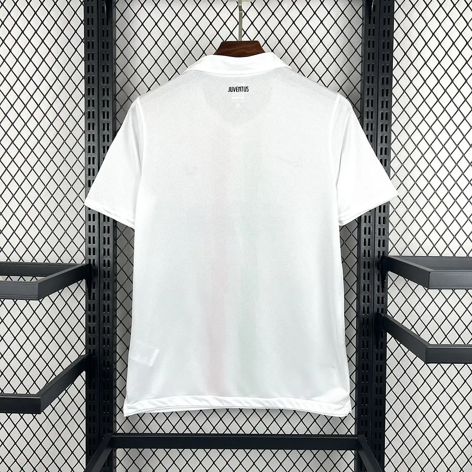 Juventus Away 10/11 3