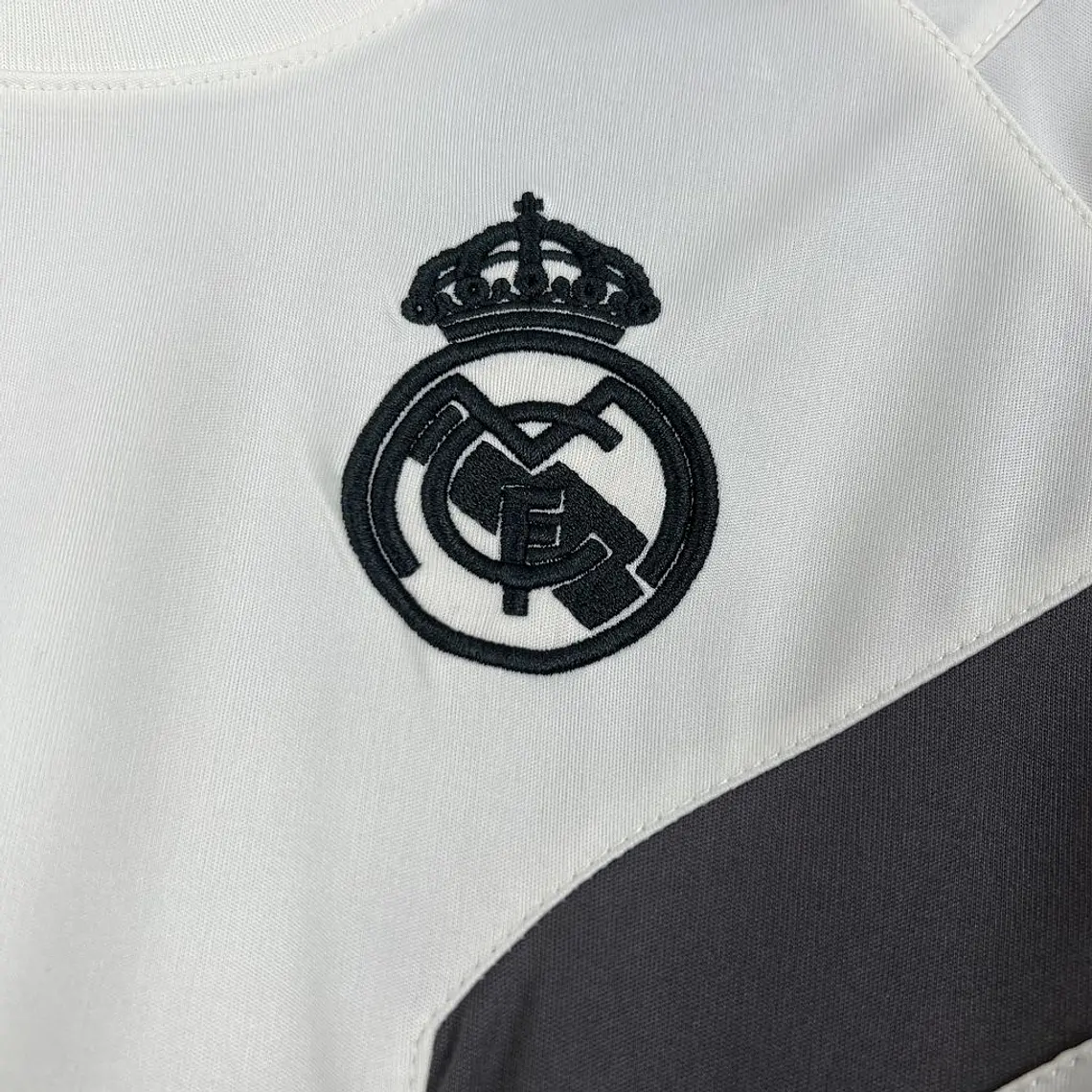 Real Madrid Especial White 24/25 3