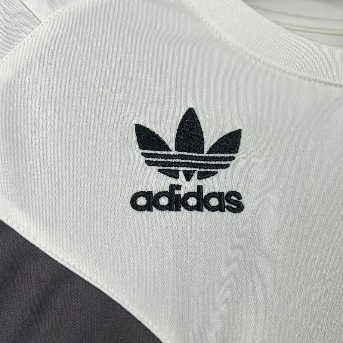 Real Madrid Especial White 24/25 4