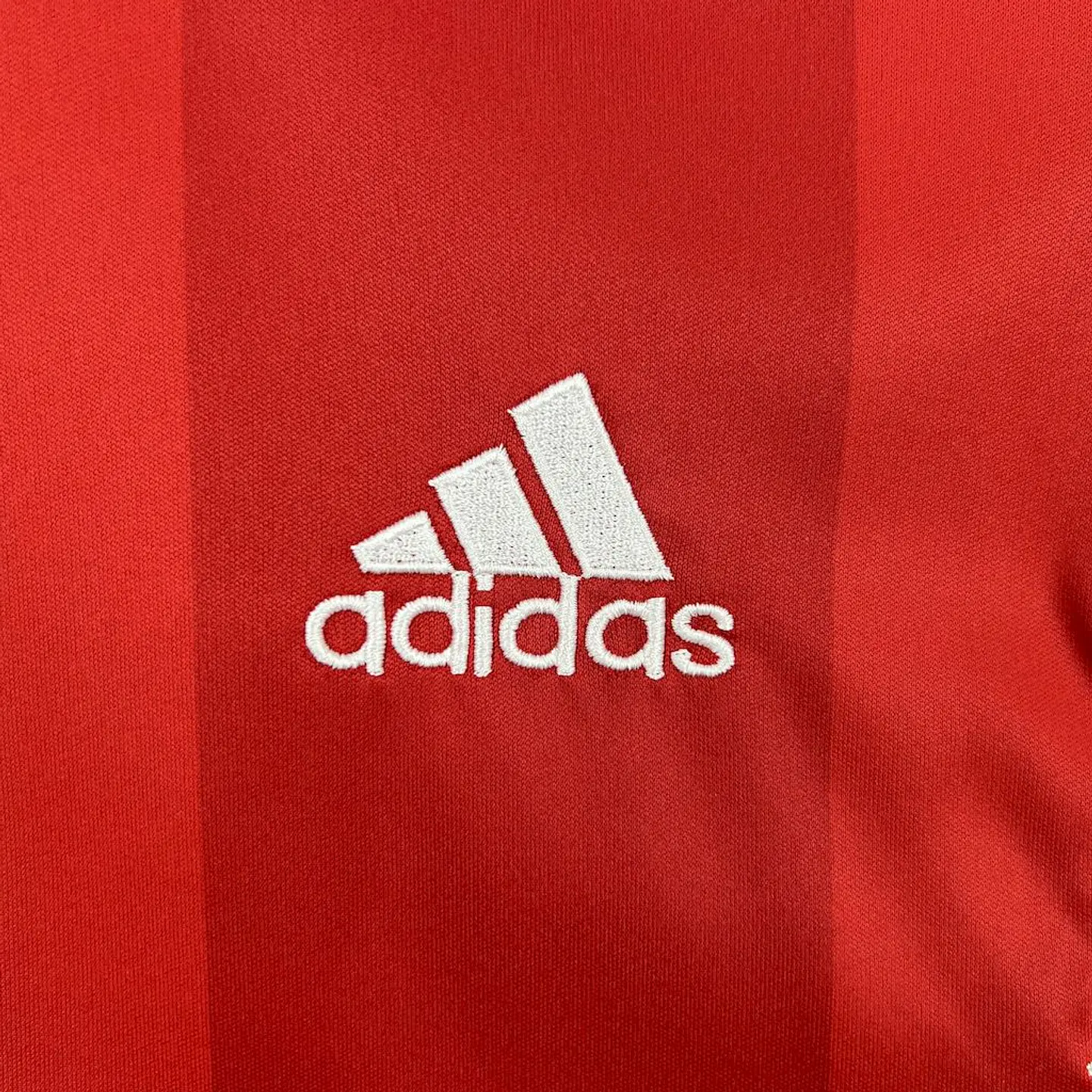Liverpool Home 08/10 8