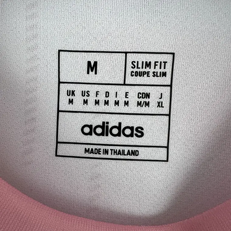 Real Madrid Especial Rosa 24/25 3