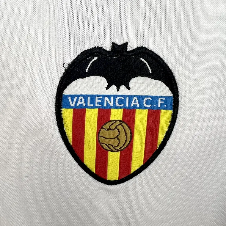 Valencia Home 06/07 6
