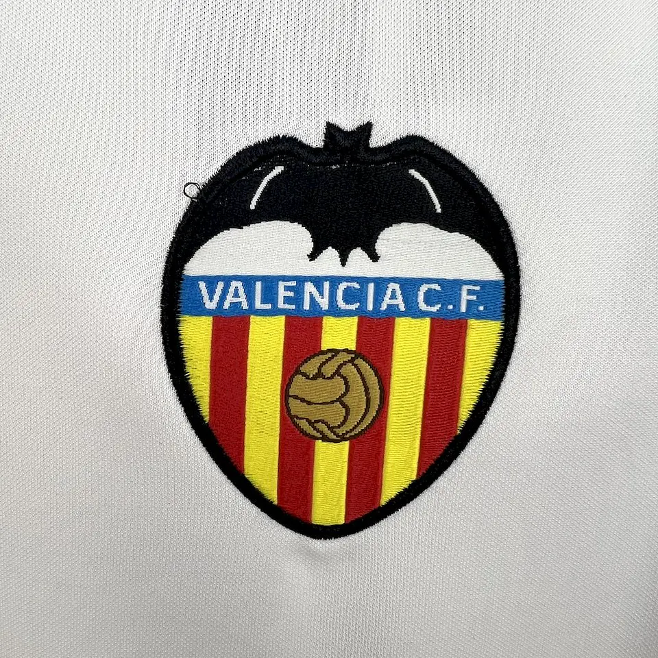Valencia Home 06/07 6