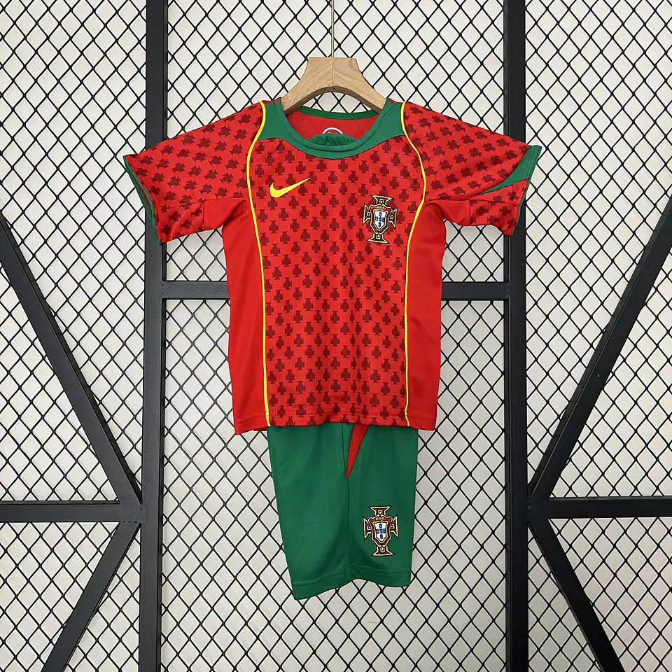 Portugal Home Euro 2004 Kit Criança 1