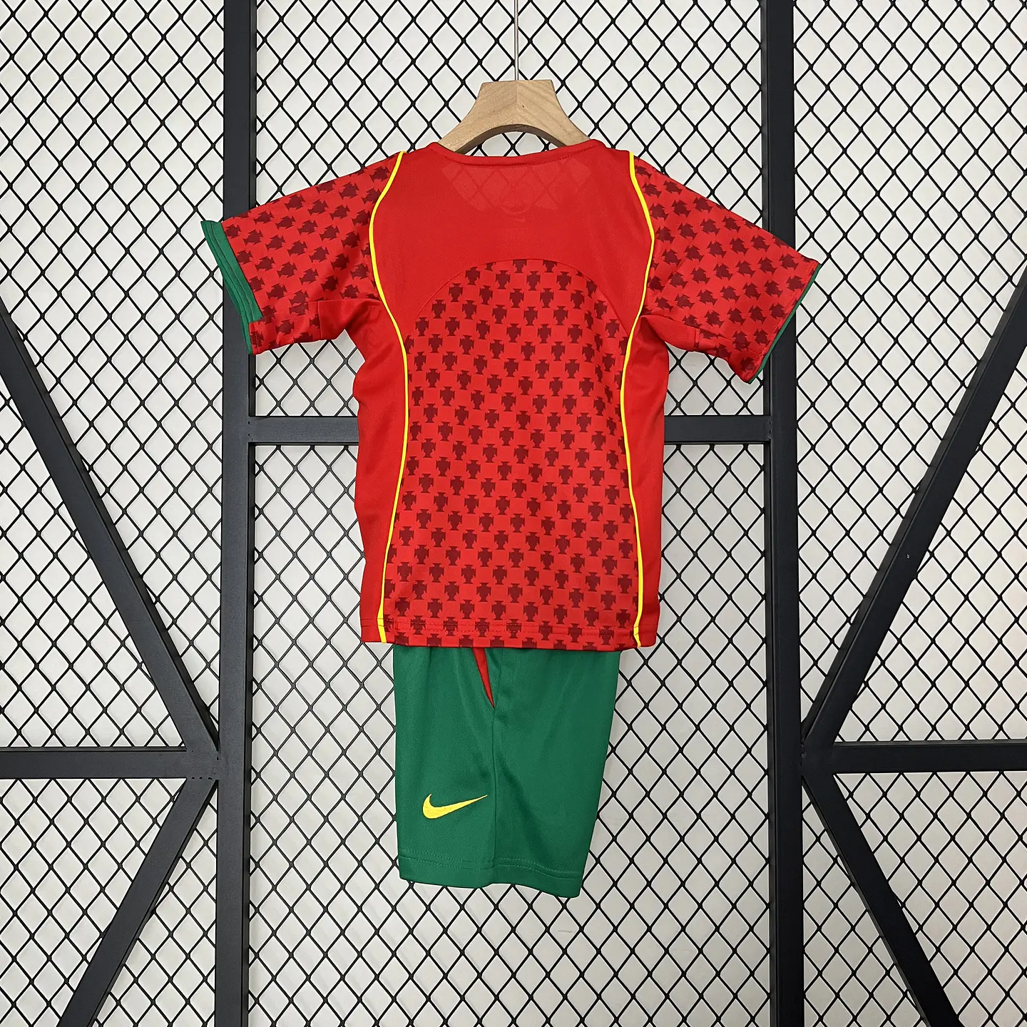 Portugal Home Euro 2004 Kit Criança 2