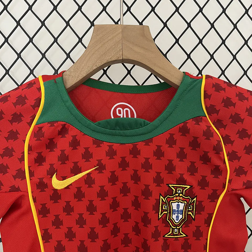 Portugal Home Euro 2004 Kit Criança 3
